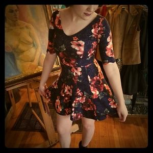 Lovely floral Hollister dress